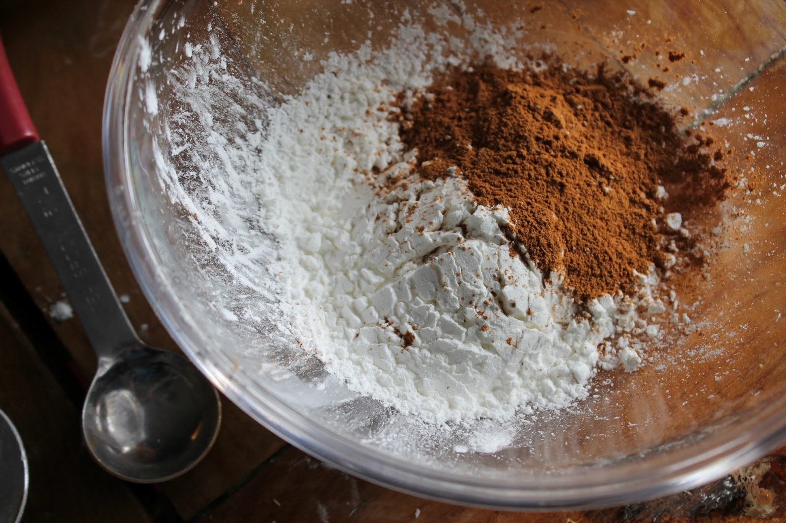 NATURAL FACE POWDER AND BATH POWDER
