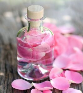 rose water benefits for skin in tamil
