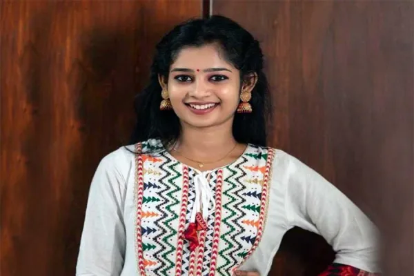Janany Kunaseelan Age Family Husband Wiki Biography 680314d6a7a8f