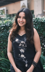 Anika Surendhar: Stunning in Latest Stylish Photoshoot!