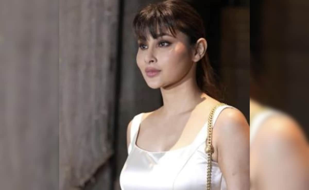 o7a1i6q4 mouni roy