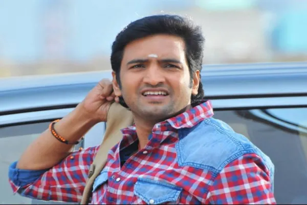 santhanam actor 10 2 600 10 1507628445 6804c94dd4705
