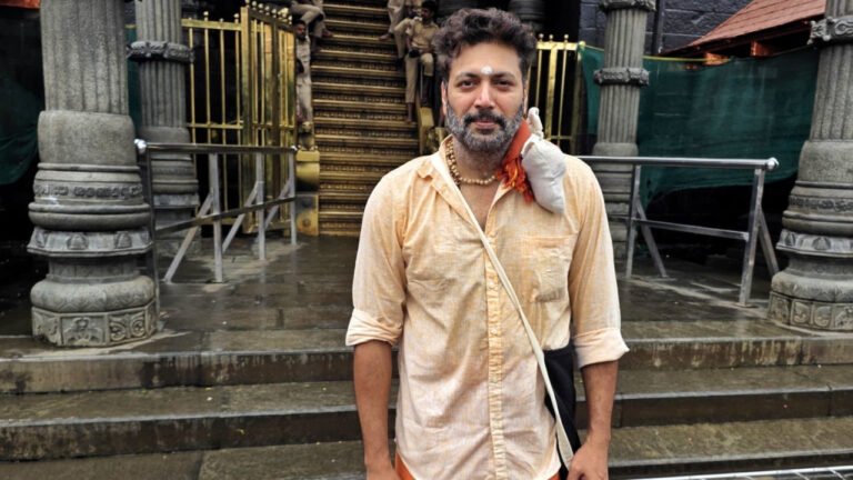 Ravi Mohan சபரிமலை தரிசனம்  ரசிகர்களுக்கு நேரடியாக அனுப்பிய உணர்வு பூர்வமான செய்தி!